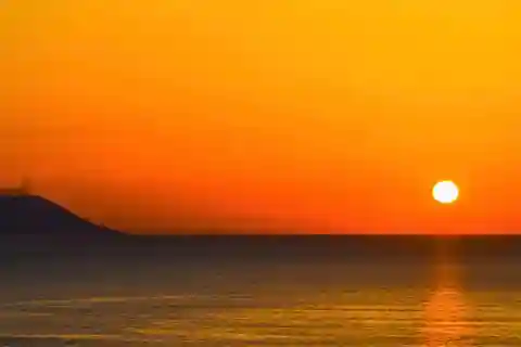 Aeolian Islands mini cruise with Stromboli by night