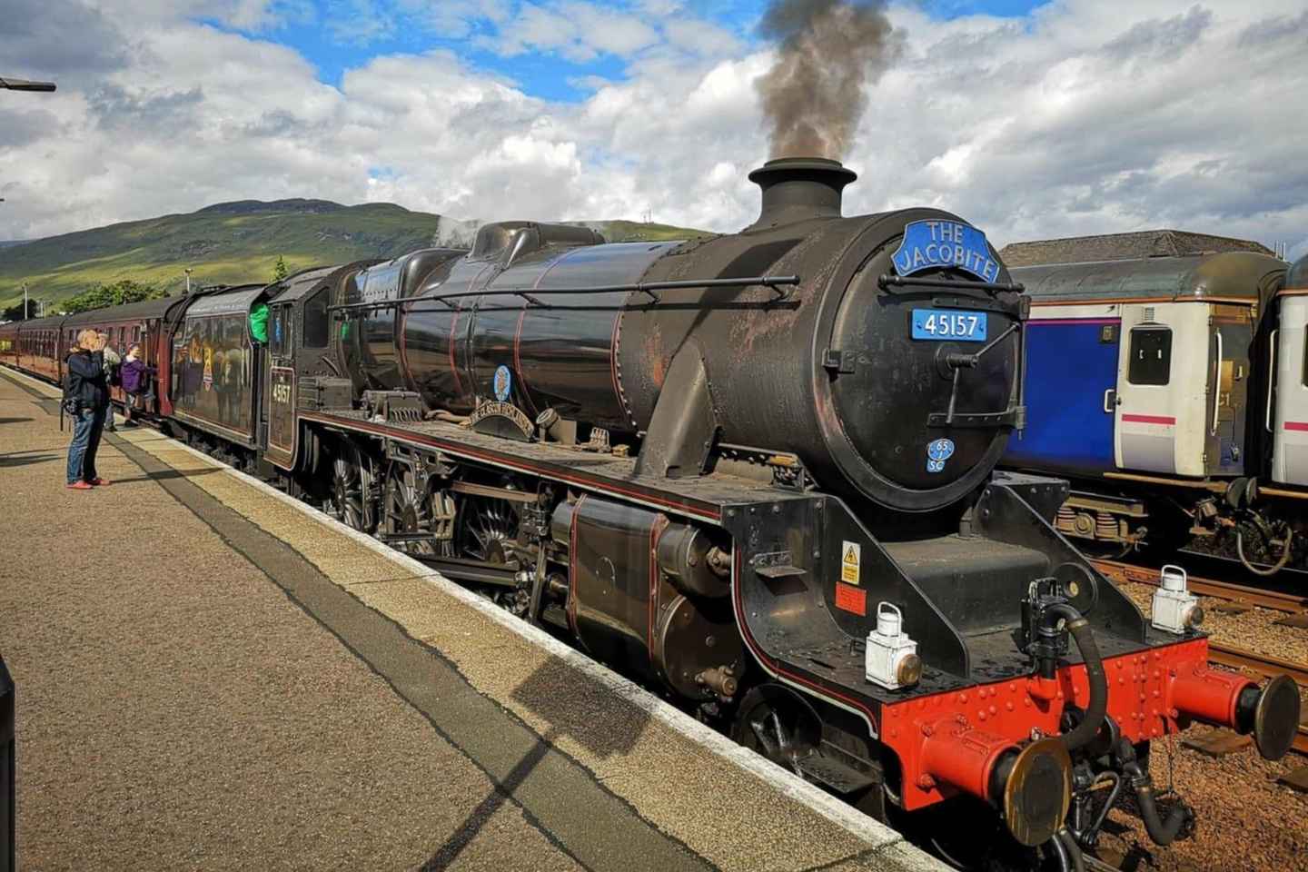 From Glasgow: Glenfinnan, Loch Lomond & The Highlands