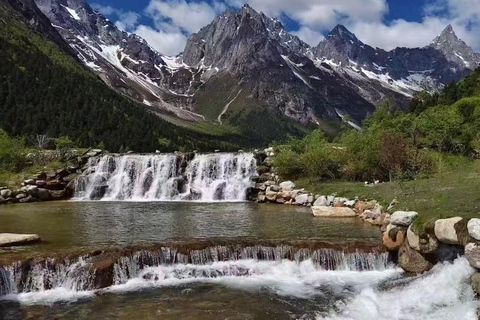 Sichuan: Bipenggou Valley Entry Ticket with Eco-Bus & Tips
