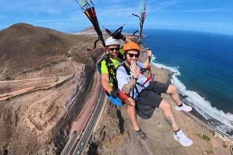 Gran Canaria: Paragliding Flight with Tapas & Pickup