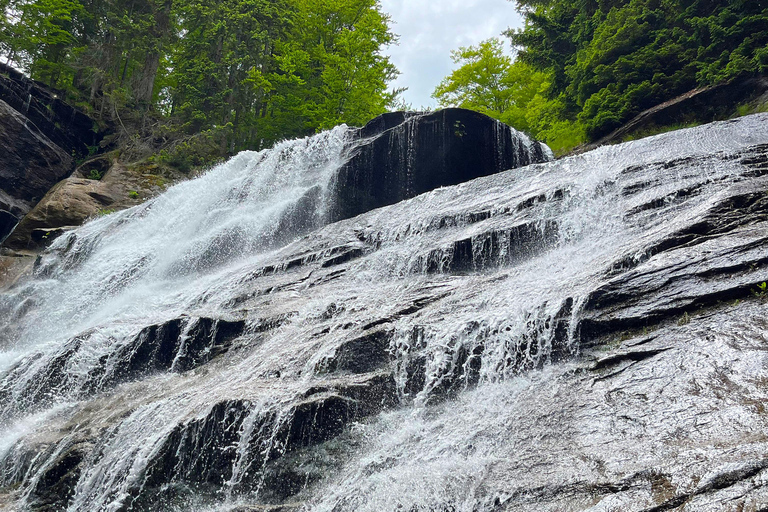 Watervallen Tour vanuit Sarajevo: Wandeling en Bosnische Lunch