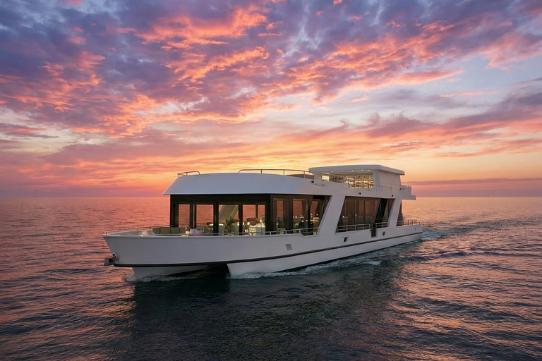 Dubai’s Best Dinner Cruise: Michelin Chef Menu & Live Show Upper Deck Seating