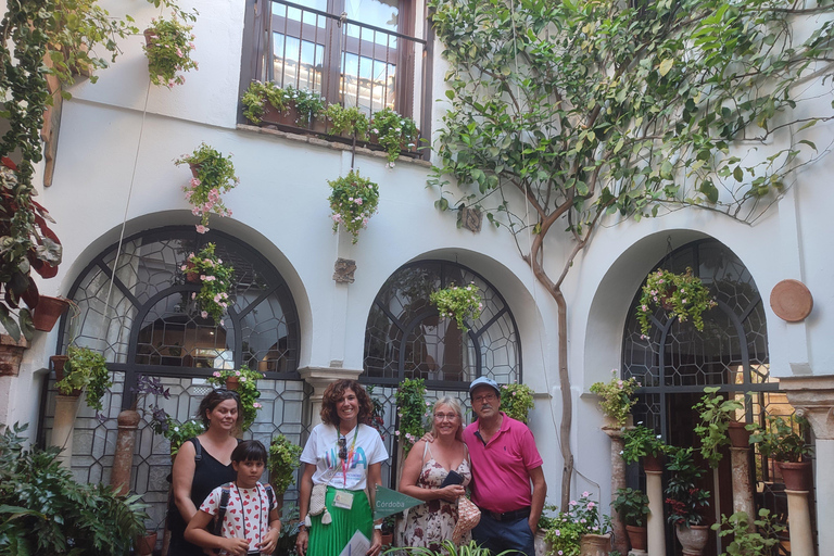 Discover the Patios of Cordoba: A Treasure of Color and Tradition.