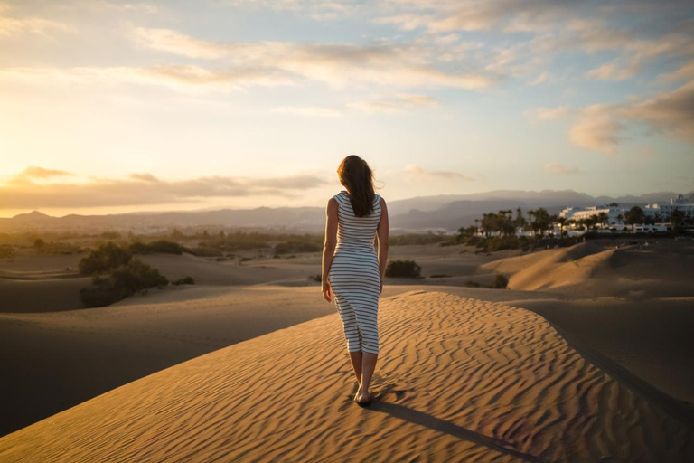 Gran Canaria: Private Playa del Inglés Holiday Photoshoot Standard: 20 photos | 30 mins