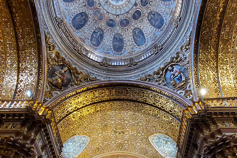 Quito Full-Day: Teleférico, Old Town & Middle of the World