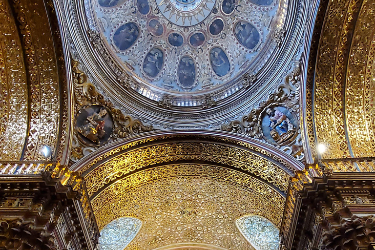 Quito Full-Day: Teleférico, Old Town & Middle of the World