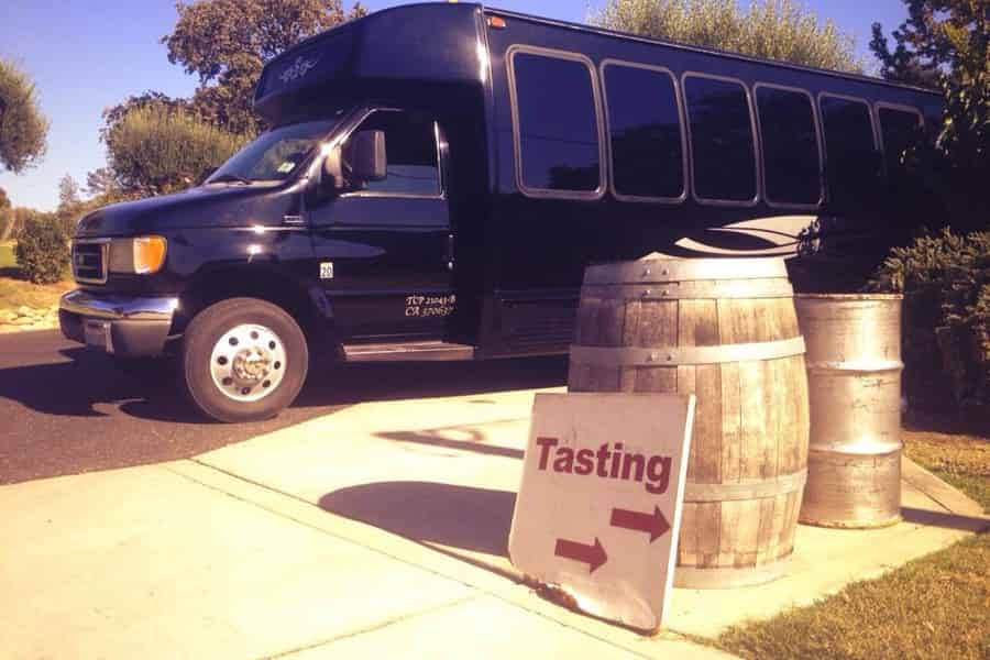 Niagarafälle: Winterliche Niagara-Weintour mit Transport. Foto: GetYourGuide Niagarafälle: Winterliche Niagara-Weintour mit Transport. Foto: GetYourGuide