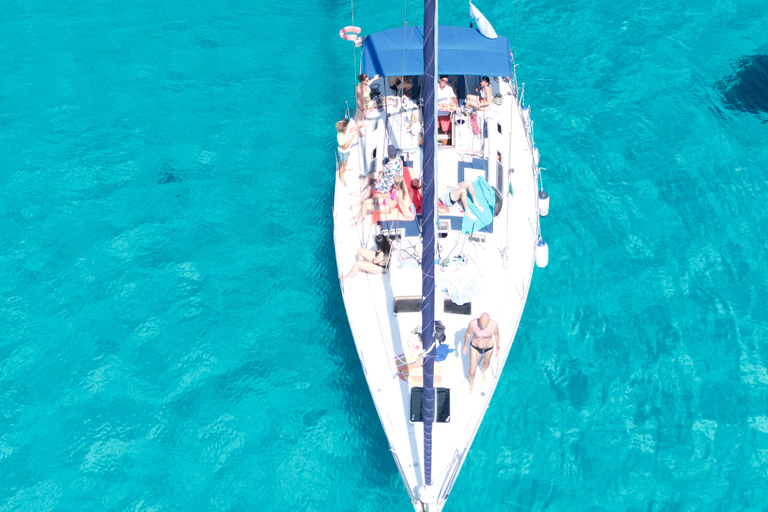 From Stintino: Sailing boat tour with a stop at Cala Reale and lunch on board. Asinara: Sailboat tour with a stop on the island and lunch on board.