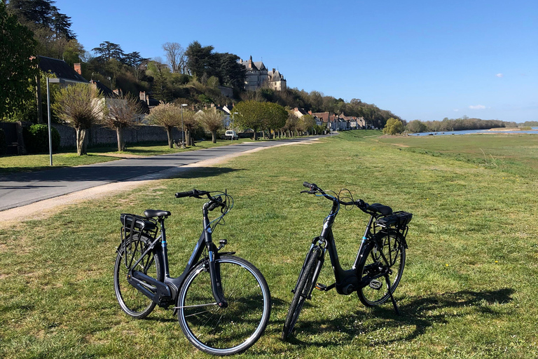 Loire castles with electric bicycle