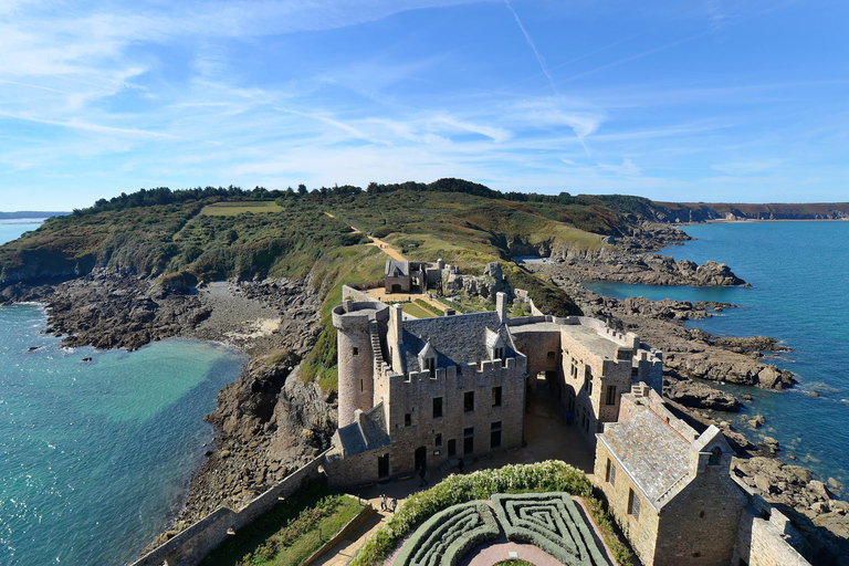 Saint-Malo &amp; Dinard- Day Trip with luxury minivan from Paris