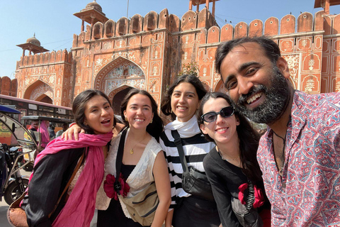 Jaipur: a day in a tuk tuk among palaces, bazaars, and temples Jaipur: a day in a tuk-tuk among palaces, bazaars, and temples