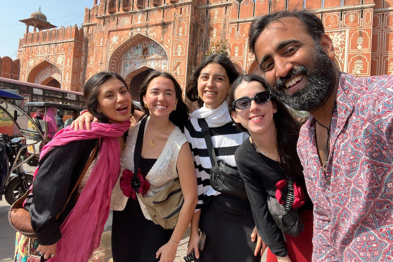 Jaipur: a day in a tuk tuk among palaces, bazaars, and temples Jaipur: a day in a tuk-tuk among palaces, bazaars, and temples