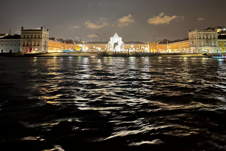 New Year’s Eve Luxury Boat – DJ, Buffet & Open Bar