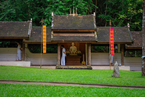 Chiang Mai: Doi Suthep Sunset & Hidden Temple with Guide
