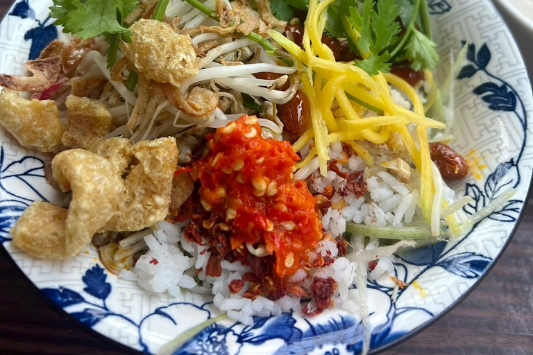 Hue Street Food Adventure – Eat, Walk & Explore Like a Local Private Group