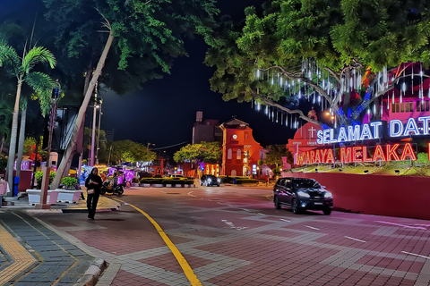 Da Kuala Lumpur: tour serale di Malacca con crociera sul fiumeTour condiviso con servizio di prelievo in hotel