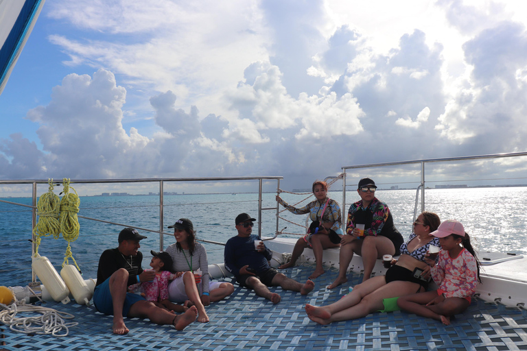 Cancun : Croisière en catamaran à Isla Mujeres avec plongée en apnée