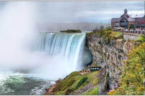 Niagara Falls: Canada Side med bådtur og rejse