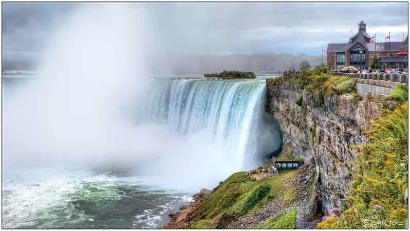 Cascate del Niagara: Lato Canada con crociera in barca e torre Skylon
