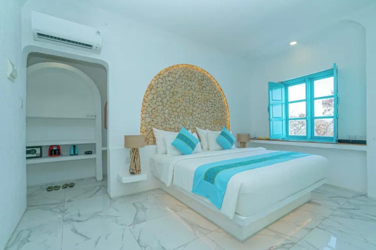 Labuan Bajo: 2 Day Komodo Trip & LoccalCollection Hotel Stay