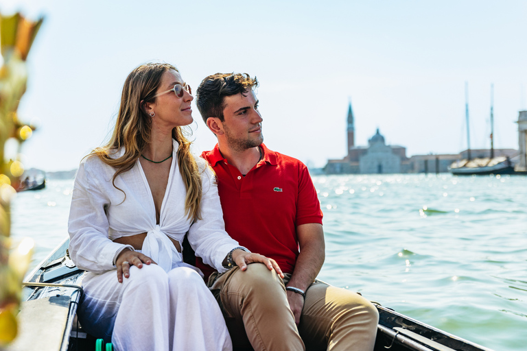 Venice: Private Gondola Ride along Grand Canal Private 30-Minute Grand Canal View Gondola Ride