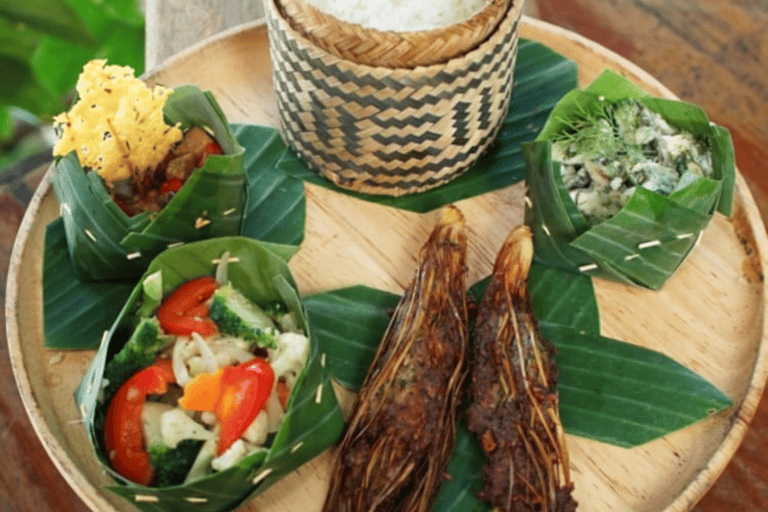 Luang Prabang First Day: EV City Tour & Sunset Cruise