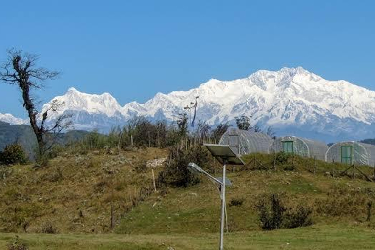 Bagdogra: Sandakphu & Phalut Trek with Meals & Guide