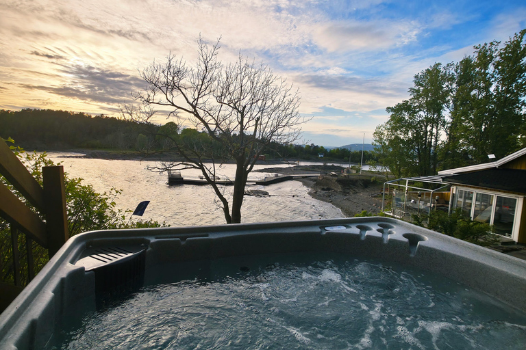 Oslo: Malmøya Island Salmon Grilling Workshop & Jacuzzi