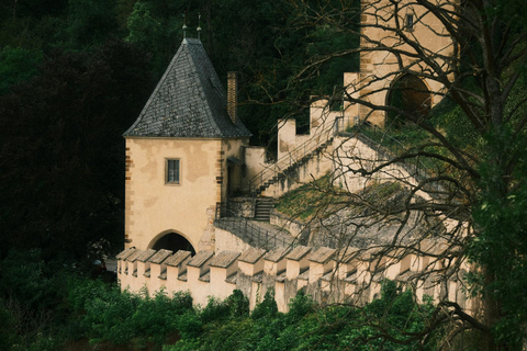 From Dresden: Guided Day Trip to Karlštejn Castle in Czechia