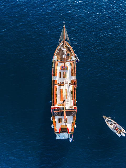 Santorini: Caldera Cruise, Volcano Visit & Hot Springs Swim