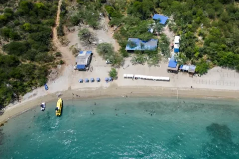 SANTA MARTA: VISITA À PRAIA INCA INCA COM ALMOÇO