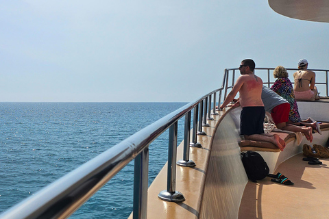 Protaras: Medusa Chill-Out Cruise to Blue Lagoon & Sea Caves