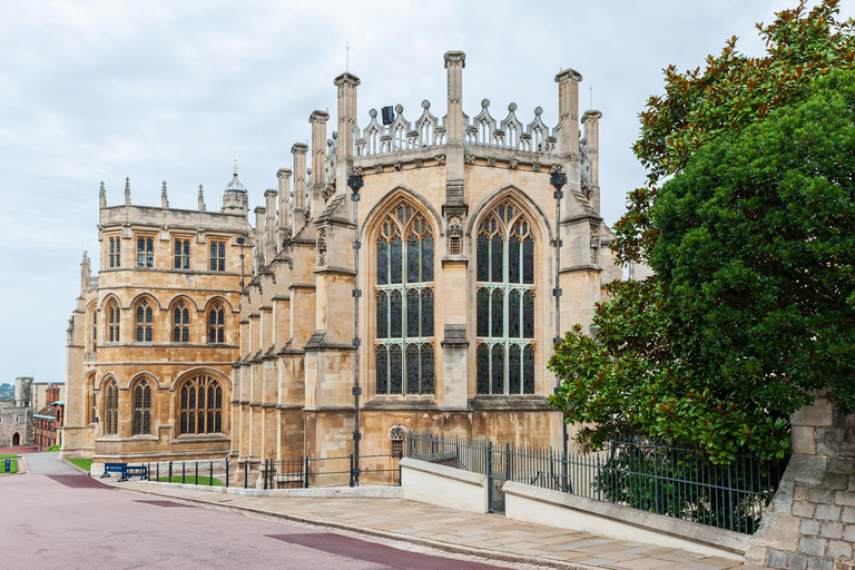 London: Windsor Castle, Stonehenge, and Bath with Local