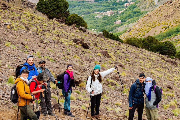 Marrakesh: trekking di 2 giorni sul Monte Toubkal con soggiorno e pasti di 1 notteScalata di 2 giorni del Monte Toubkal