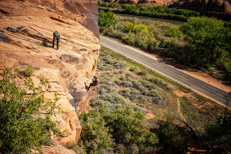 Moab: Bow and Arrow Canyon Canyoneering Excursion