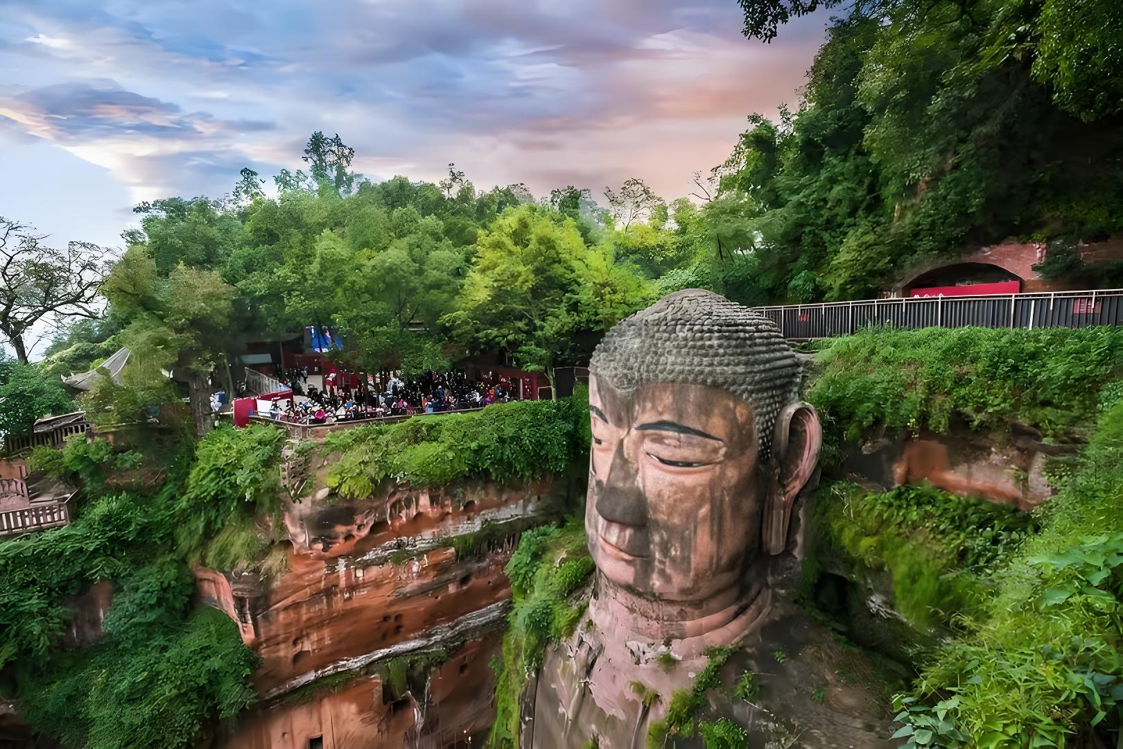 Ab Chongqing: Tagestour zum Großen Buddha von Leshan per Zug