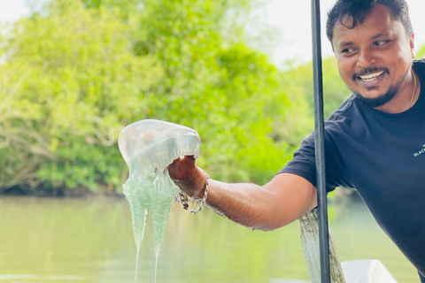 Koggala Lake Private Boat Tour with Dinesh