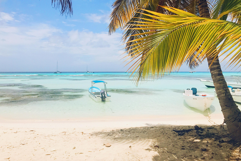 Santo Domingo: Żeglarska przygoda katamaranem na Isla Saona