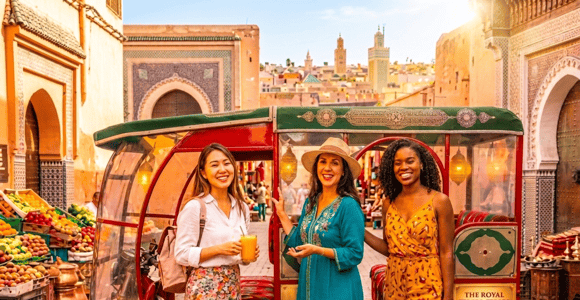 Marrakech : visite privative en tuk-tuk : audioguide, cadeau et pâtisseries