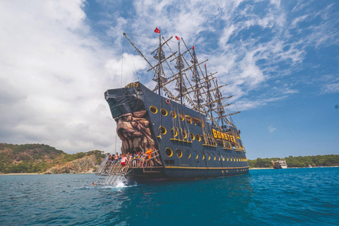Antalya/Kemer: Luxury Pirate Boat Cruise with Lunch & Drinks Luxury Pirate Boat Cruise with Antalya Hotel Transfers