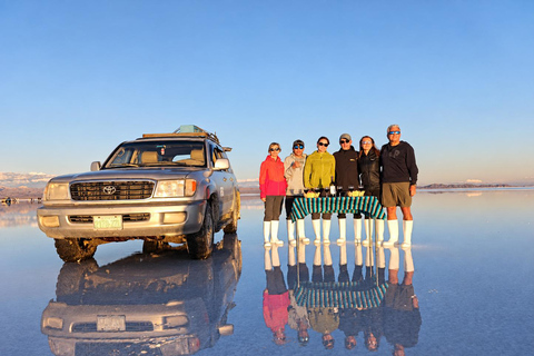 Uyuni: 3-Day Salt Flats Expedition to San Pedro de Atacama Uyuni Tour with Local Spanish Driver