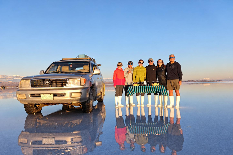 Uyuni: 3-Day Salt Flats Expedition to San Pedro de Atacama Uyuni Tour with Local Spanish Driver