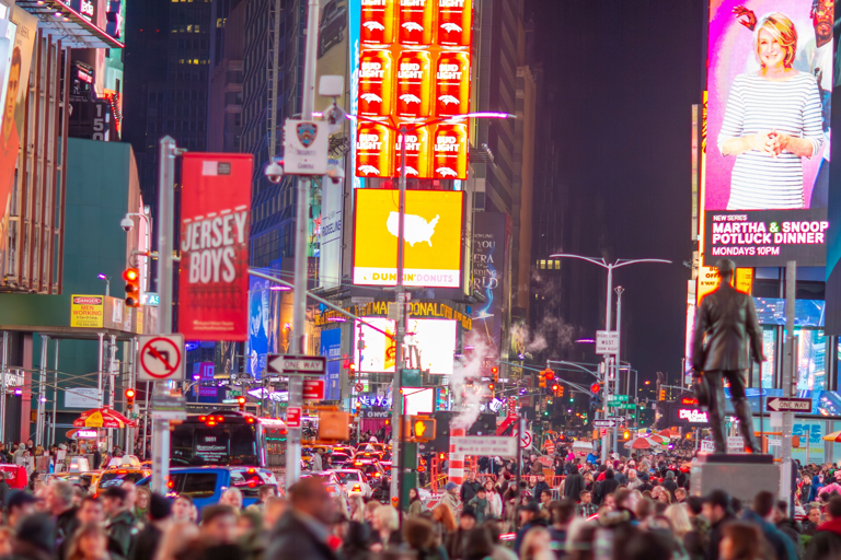 عيد الميلاد في نيويورك: جولة أضواء ميدتاون هوليداي