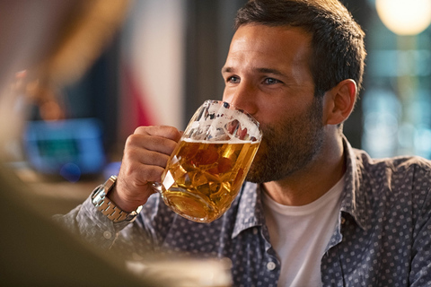 Prague : Croisière à la bière dans l'après-midi avec boissons gratuitesPrague : Croisière à la bière sur la Vltava