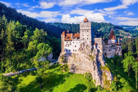 From Bucharest: Dracula Castle, Peles and Brașov Day Trip