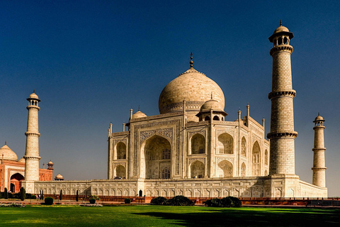 Z Delhi: Taj Mahal Sunrise, Agra Fort i Baby Taj TourWycieczka z Delhi z samochodem, kierowcą i przewodnikiem