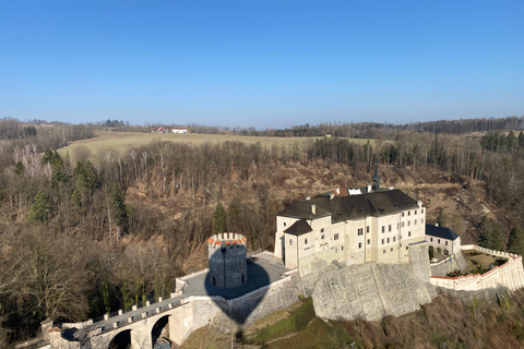 From Prague: Balloon ride with Champagne & Picnic