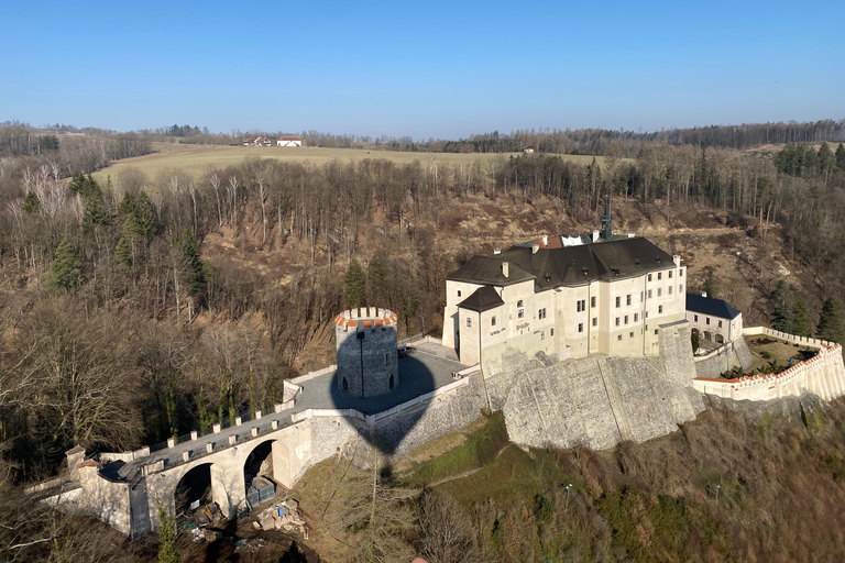 From Prague: Balloon ride with Champagne & Picnic