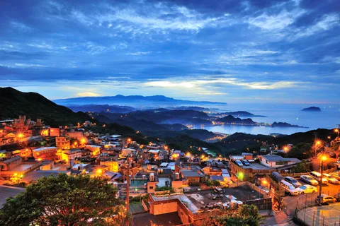 From Taipei: Old Gold Rush Town Jiufen Guided Night Tour