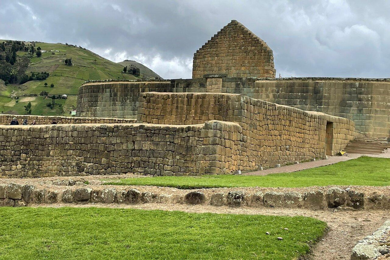 From Quito: 8-Day Avenue of Volcanoes and Andean Tour